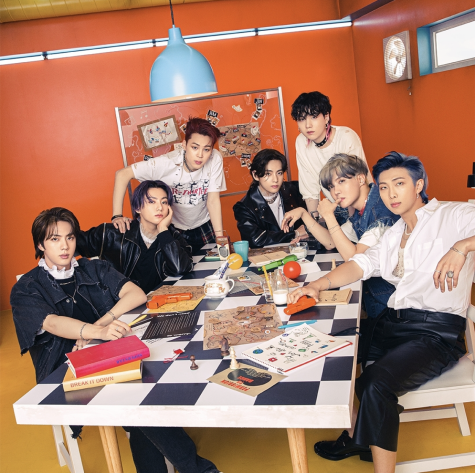 Members from left to right: Jin, Jungkook, Jimin, V, SUGA, J-Hope, RM